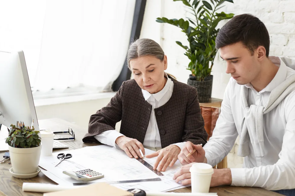 How an Insurance Claims Adjuster Can Help Property Management Companies Settle Claims